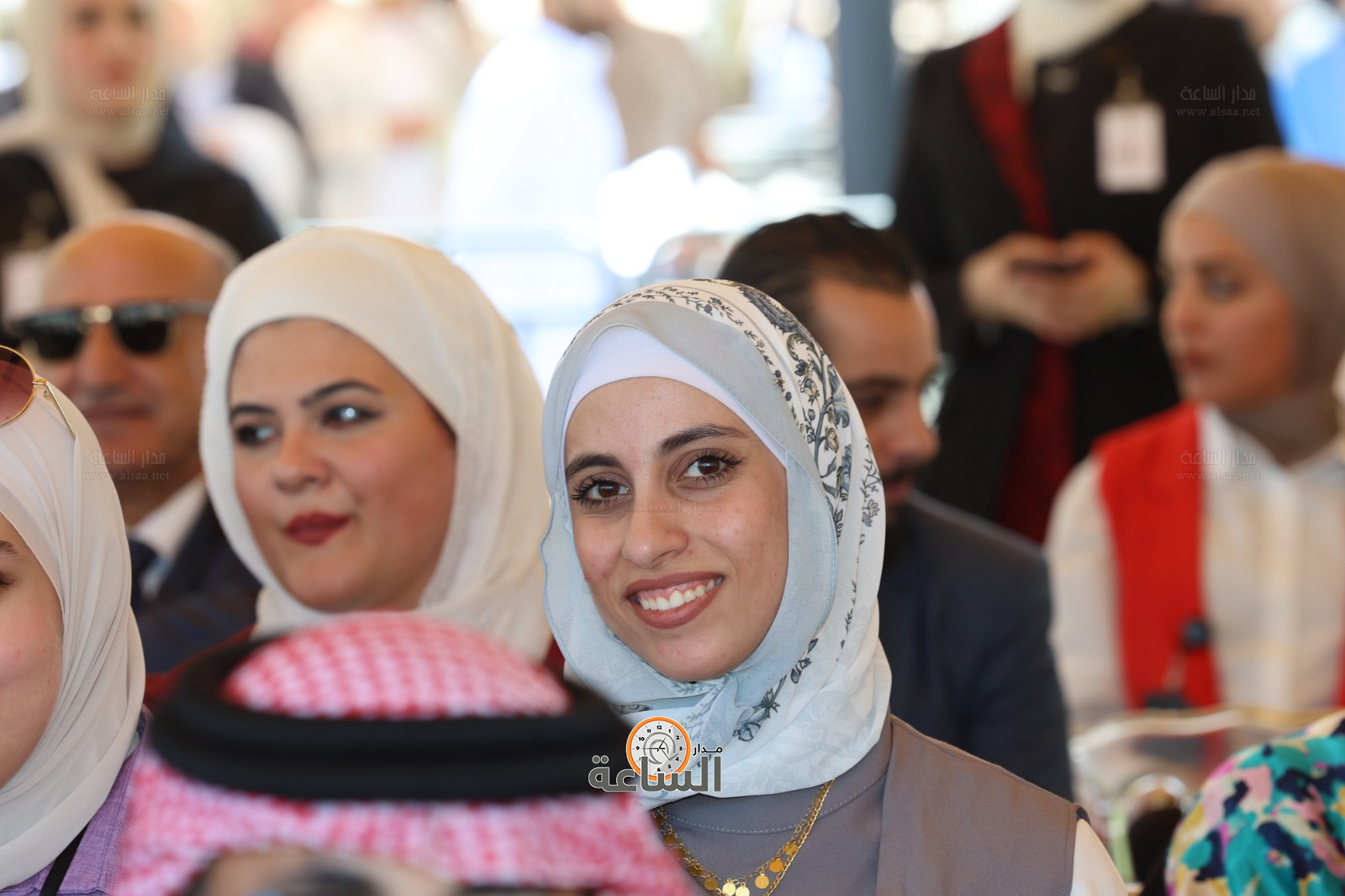 Madar Al-Saa Images 0.7054040573650446