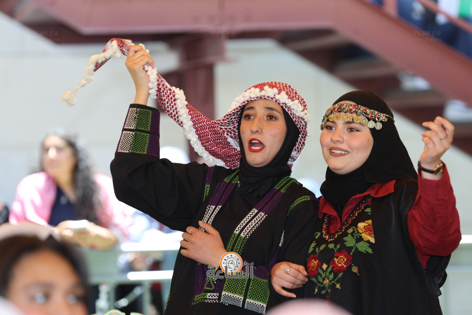 Madar Al-Saa Images 0.4026576803721019