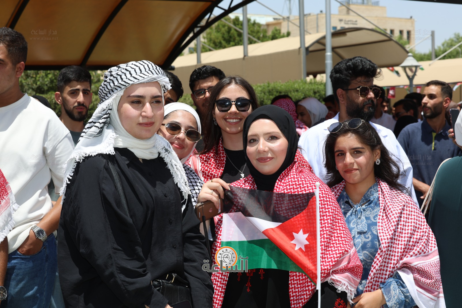 Madar Al-Saa Images 0.18343699933935886