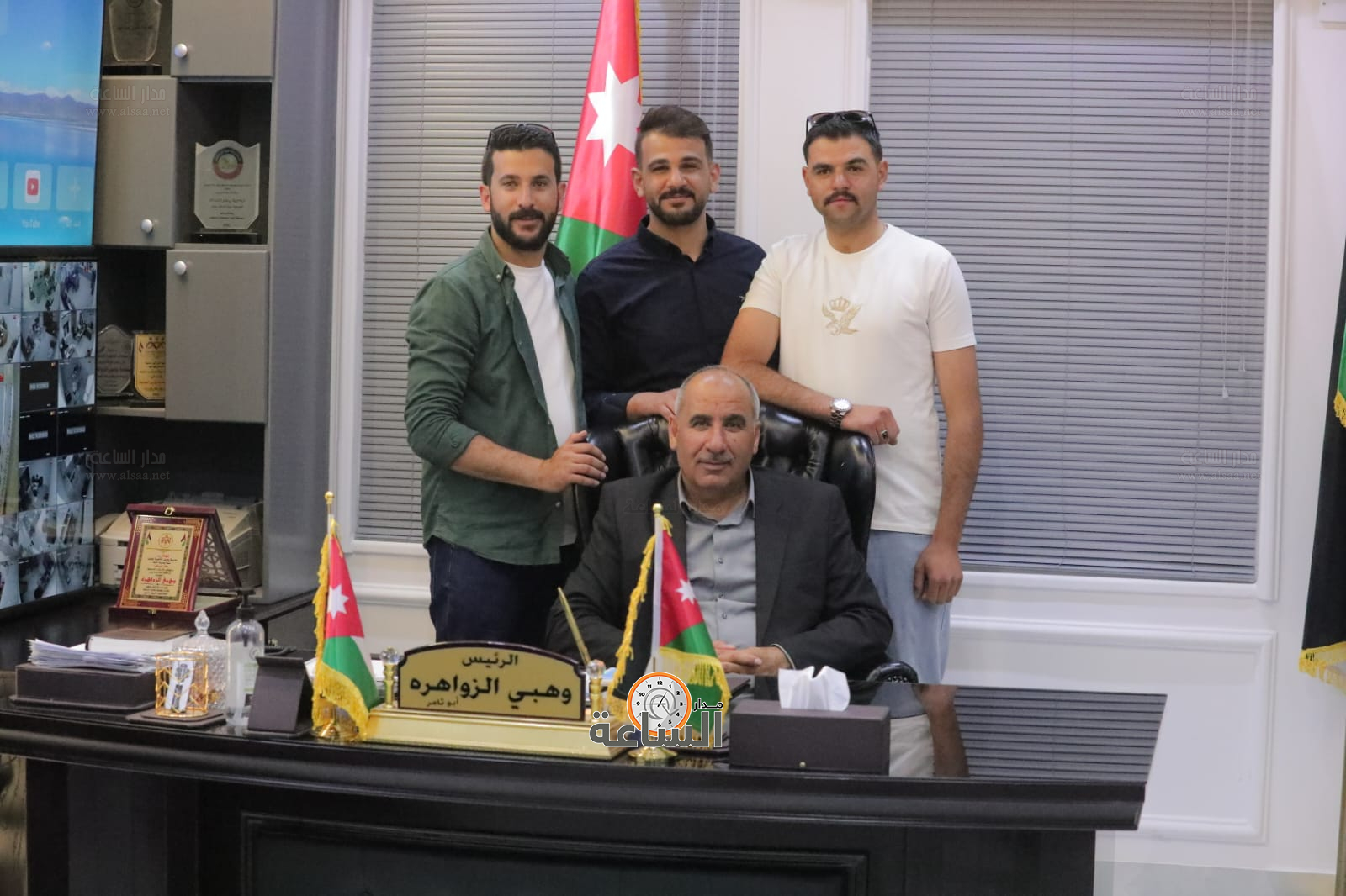 Madar Al-Saa Images 0.9175119335061127