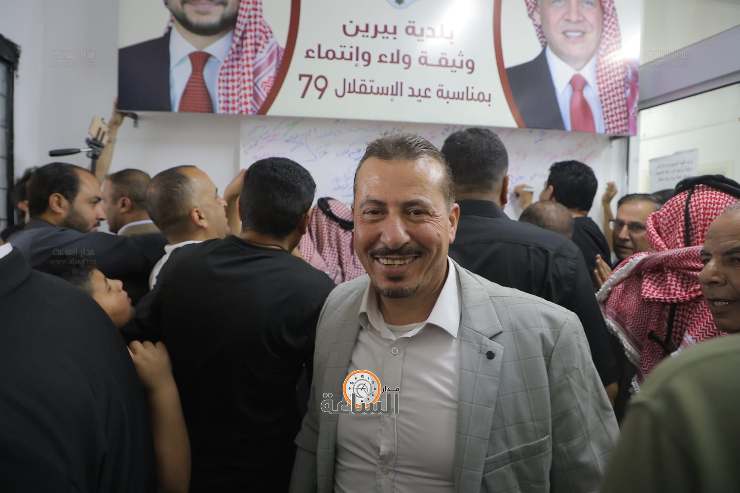 Madar Al-Saa Images 0.4112558762131684