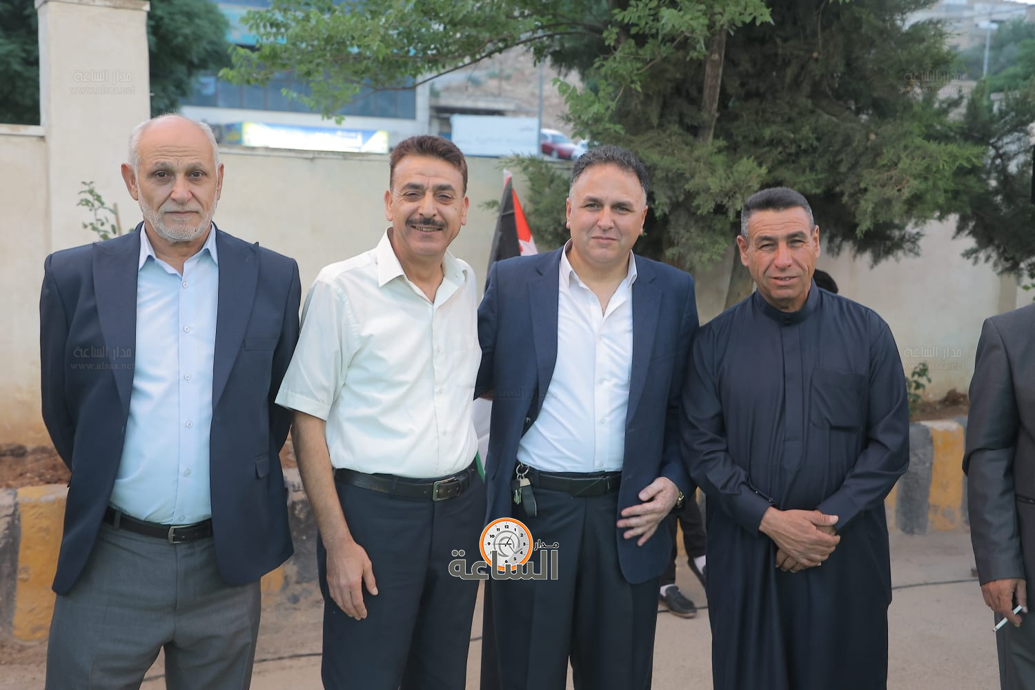 Madar Al-Saa Images 0.12757048881519162