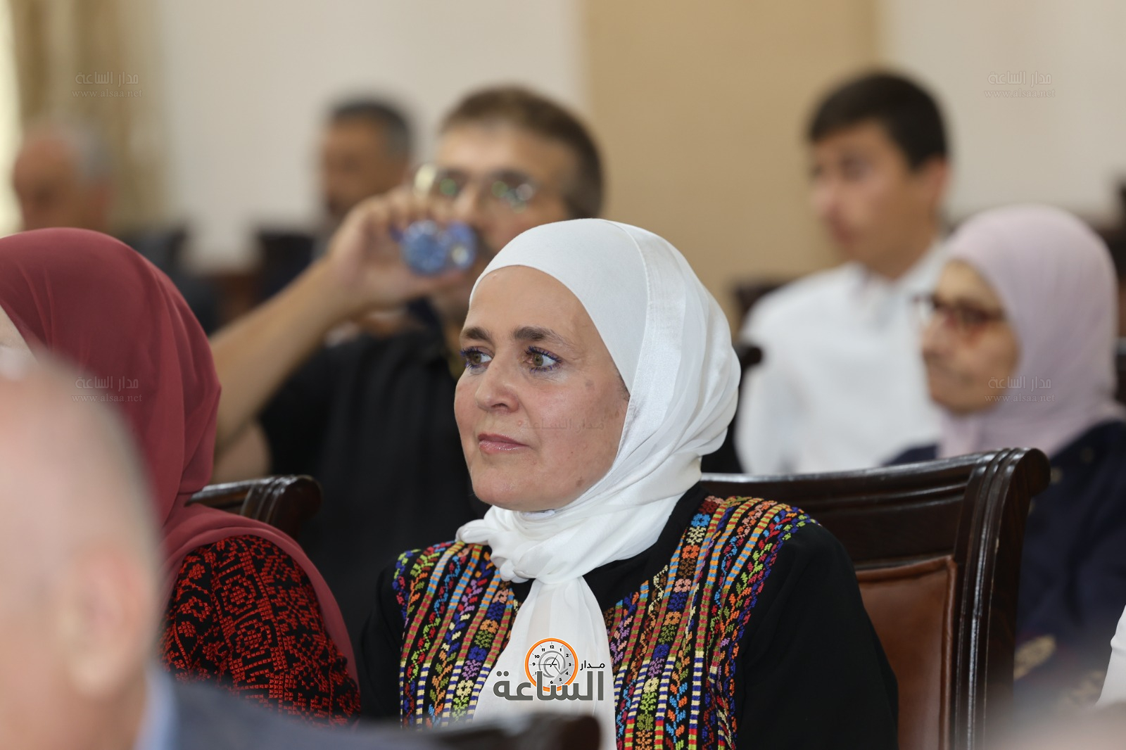 Madar Al-Saa Images 0.9390920048807021