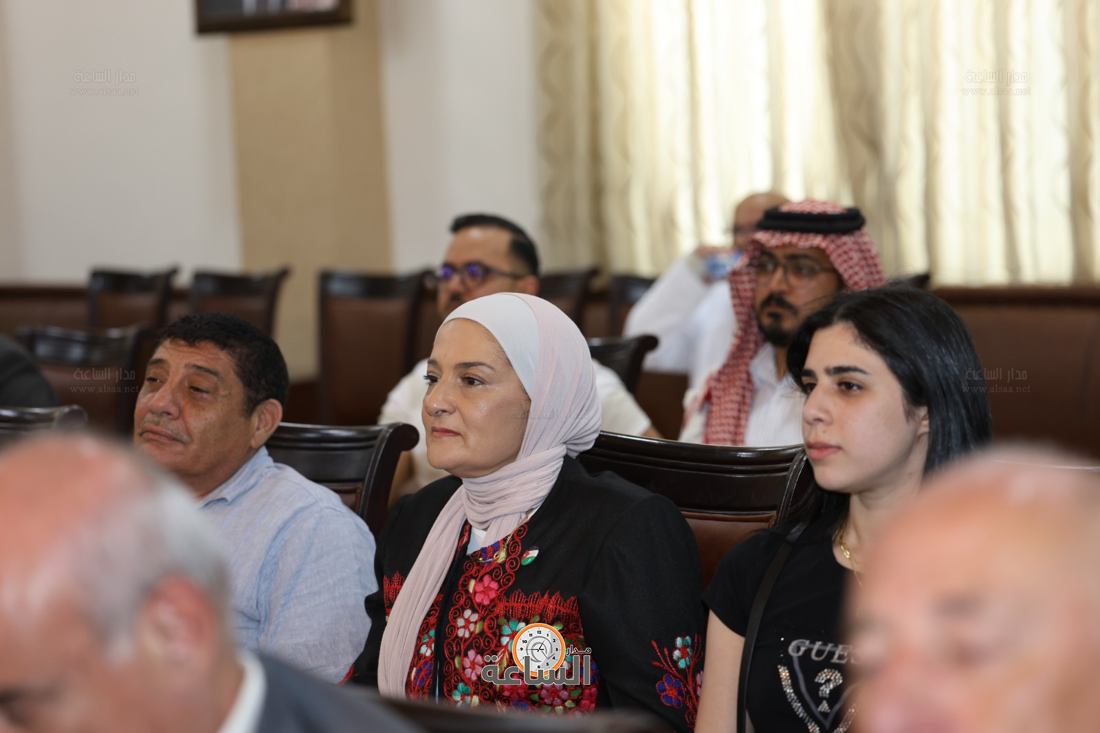 Madar Al-Saa Images 0.017965345931796772