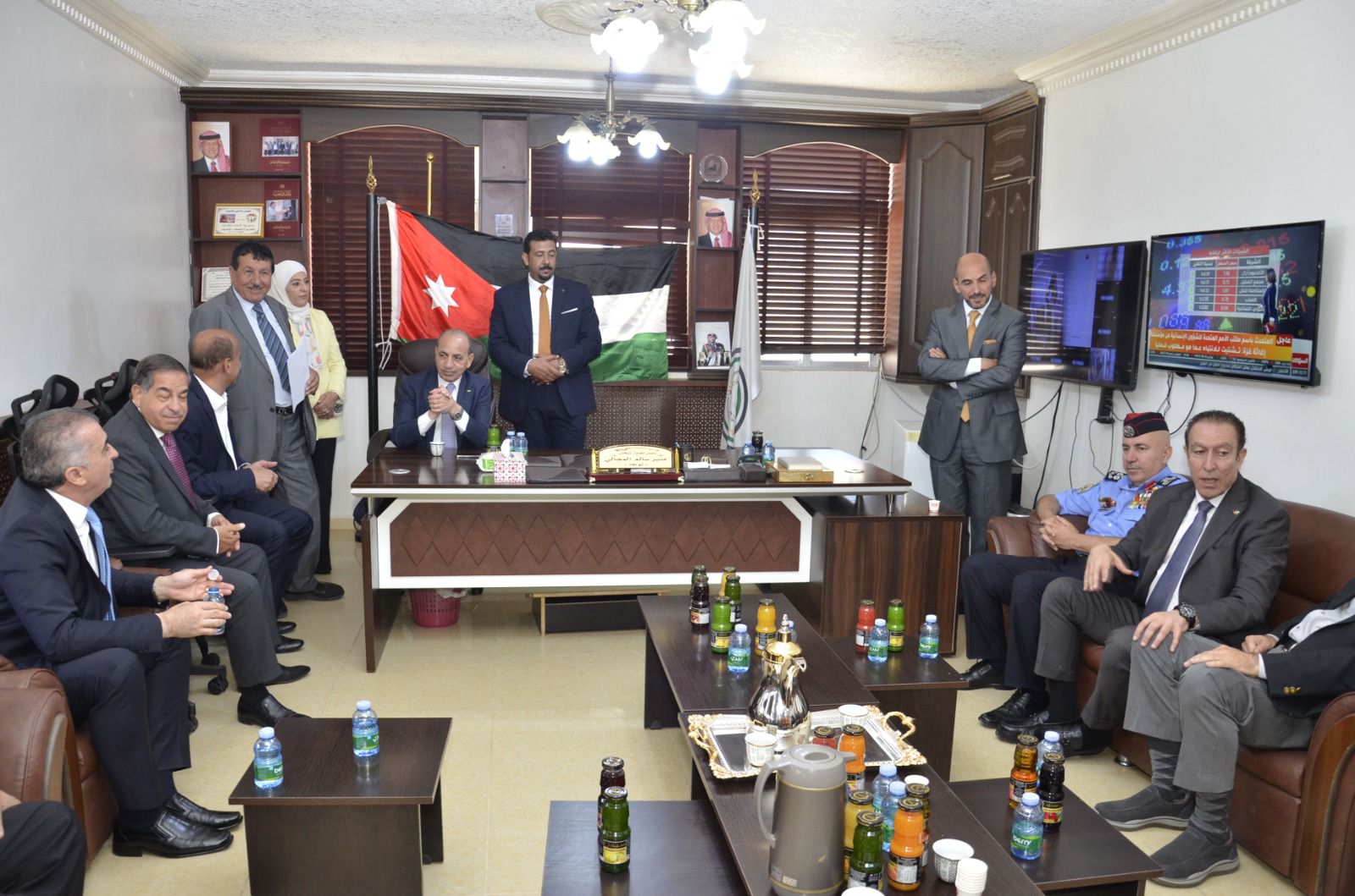 Madar Al-Saa Images 0.004205141701085768