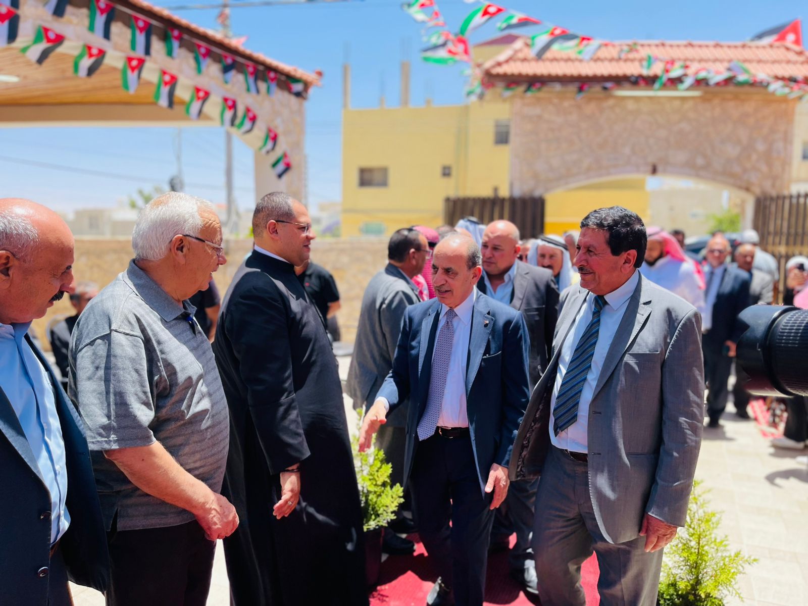 Madar Al-Saa Images 0.786655467379421