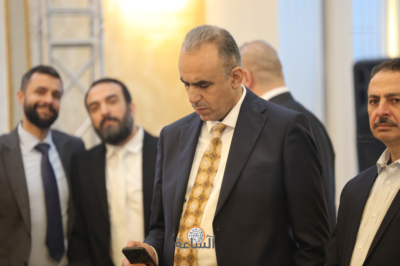 Madar Al-Saa Images 0.8781292645928827