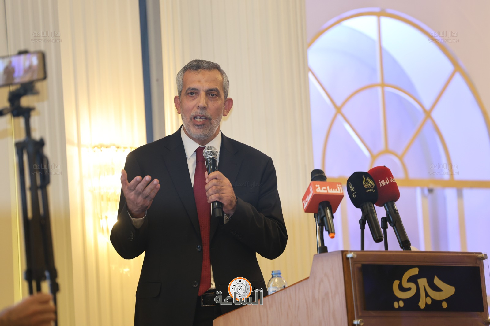 Madar Al-Saa Images 0.4502187813522518