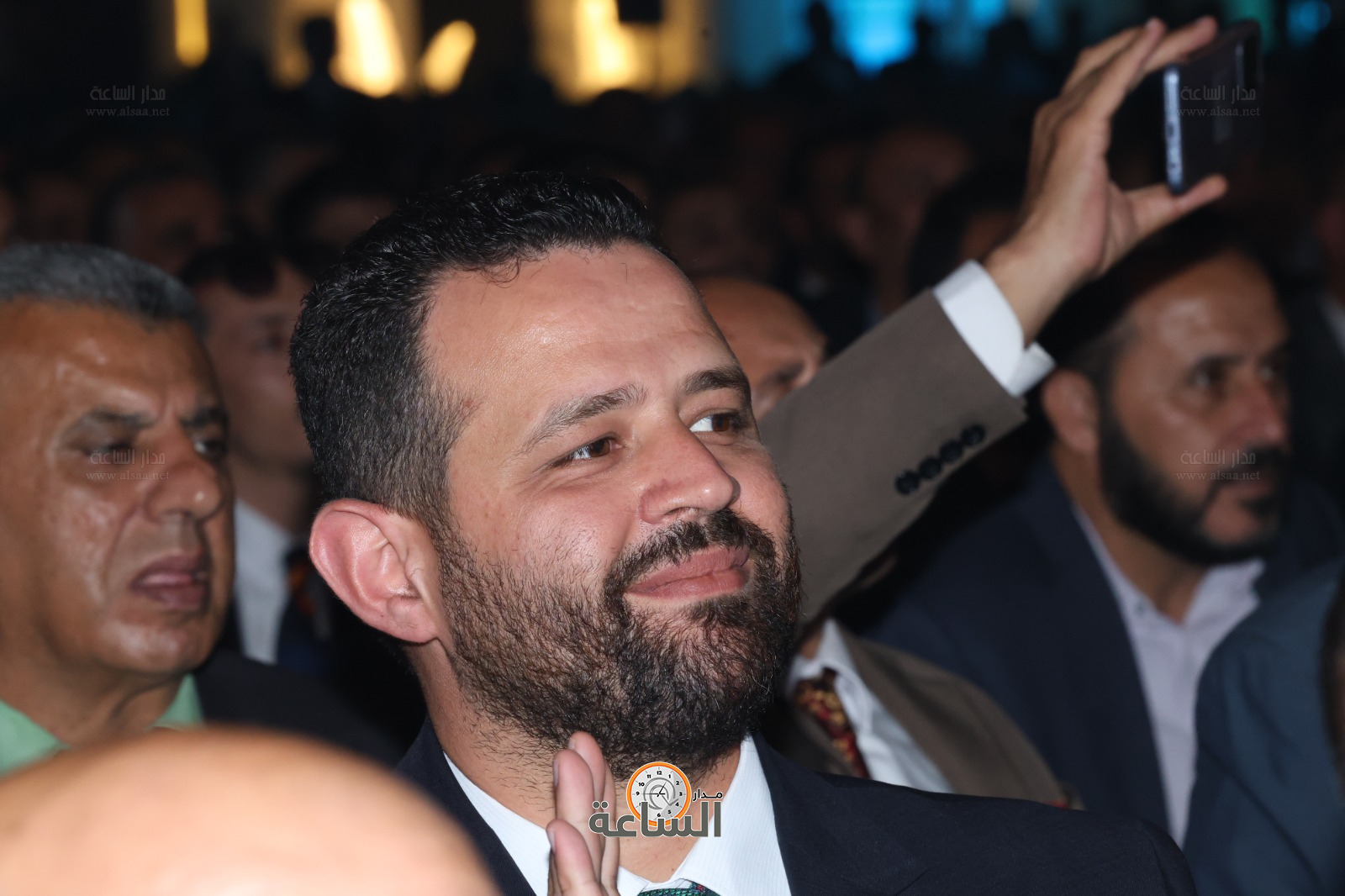 Madar Al-Saa Images 0.15673573250381045