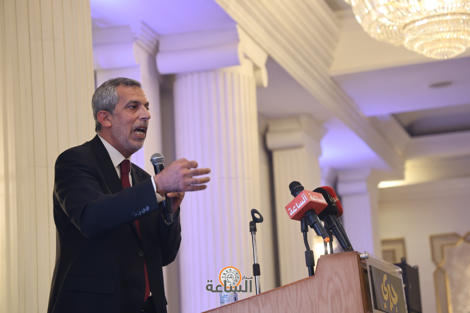 Madar Al-Saa Images 0.4278342240887847