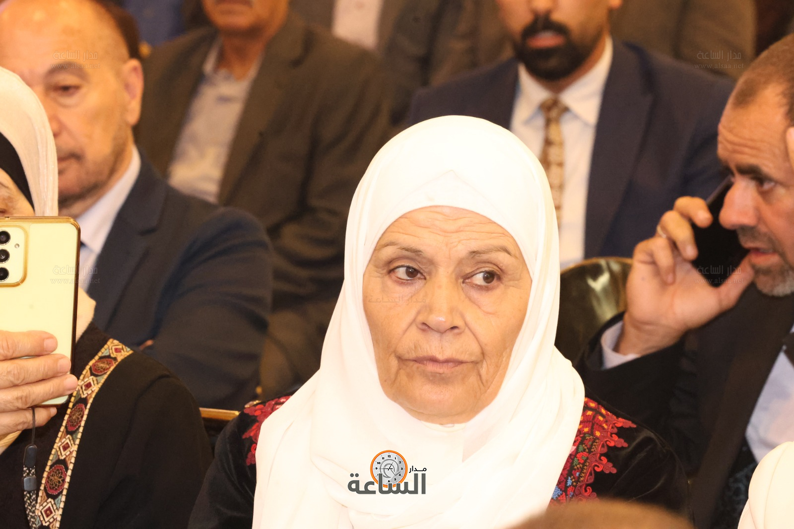 Madar Al-Saa Images 0.44068658215454726