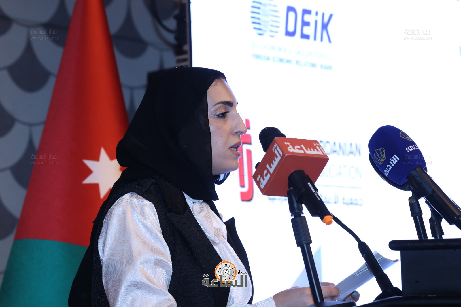 Madar Al-Saa Images 0.9958376969300372