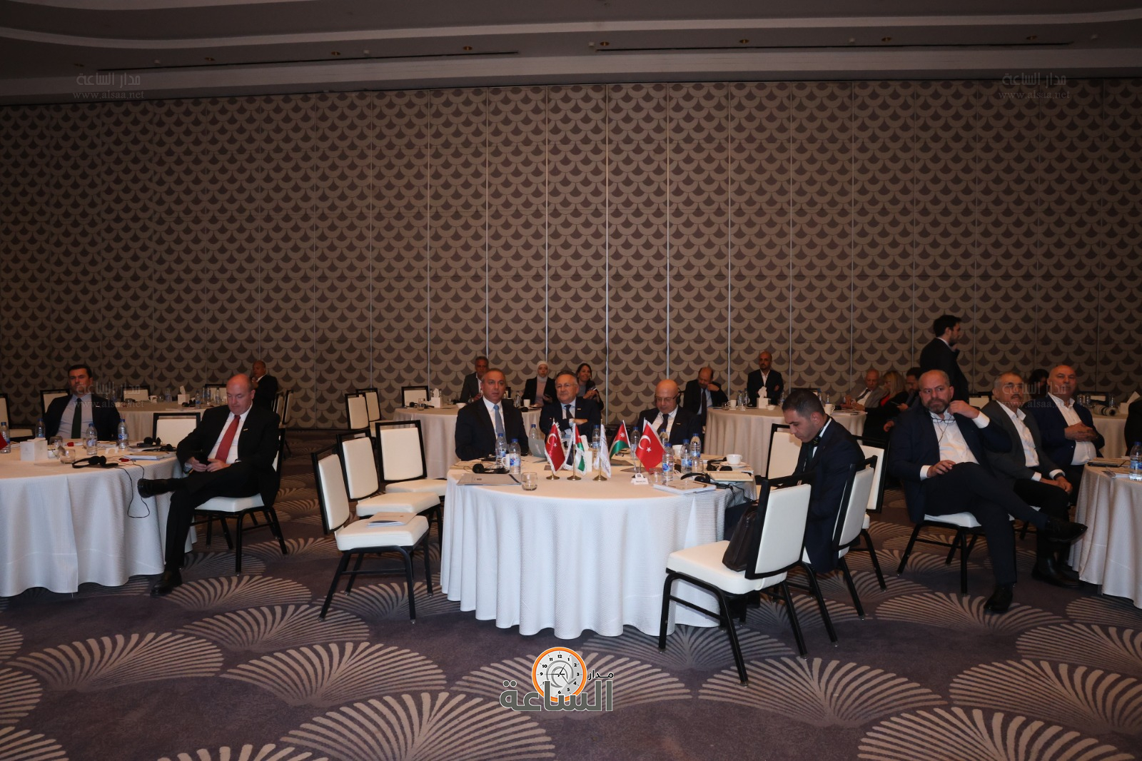 Madar Al-Saa Images 0.7425108065316153