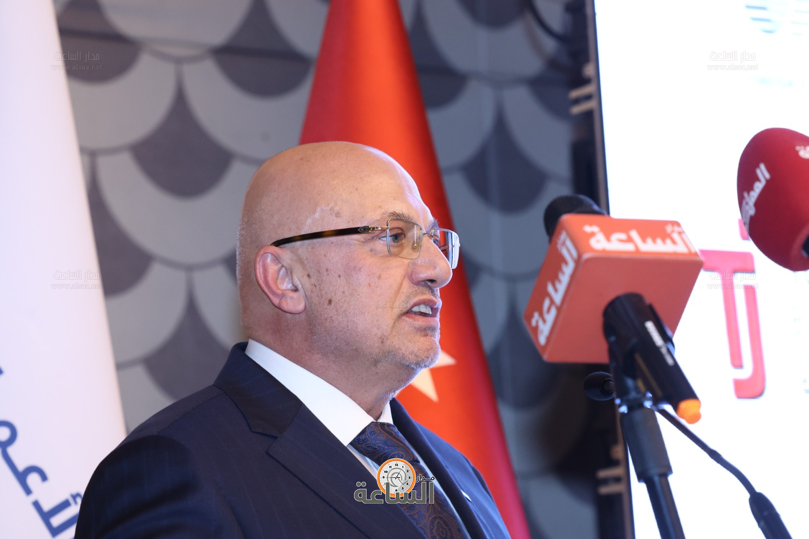 Madar Al-Saa Images 0.6905282534500862