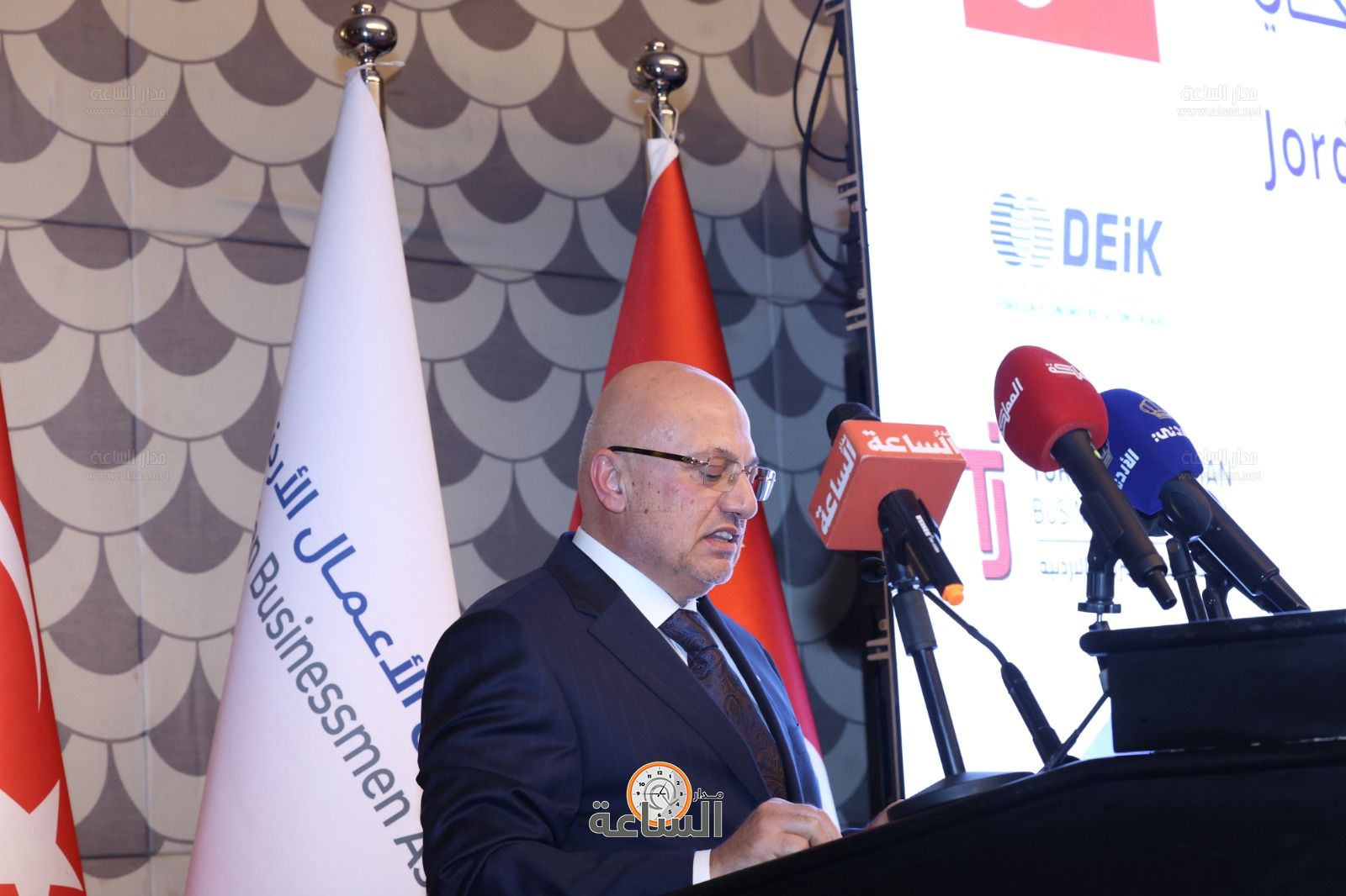 Madar Al-Saa Images 0.017054101764989116