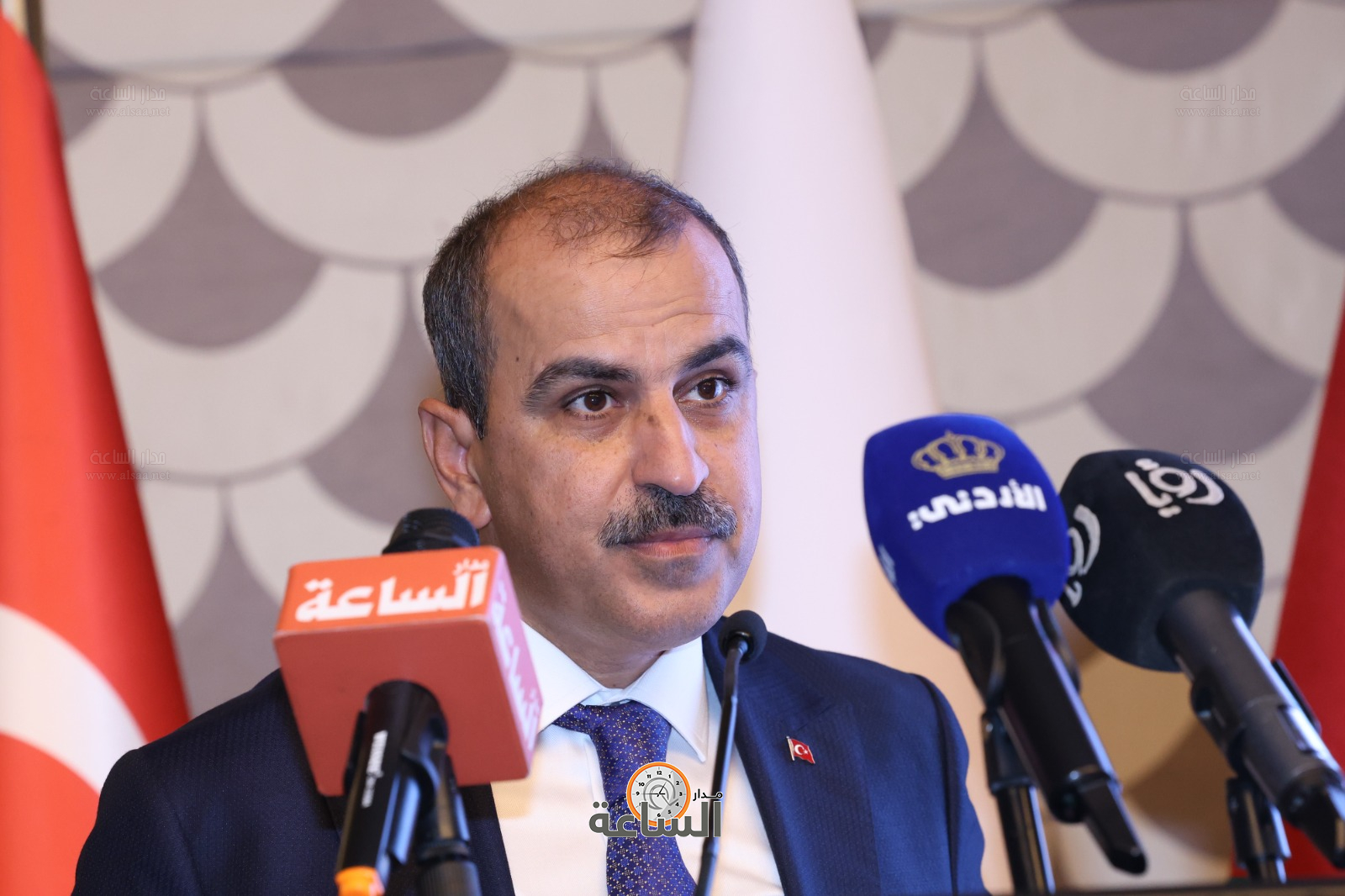 Madar Al-Saa Images 0.7361029568679511