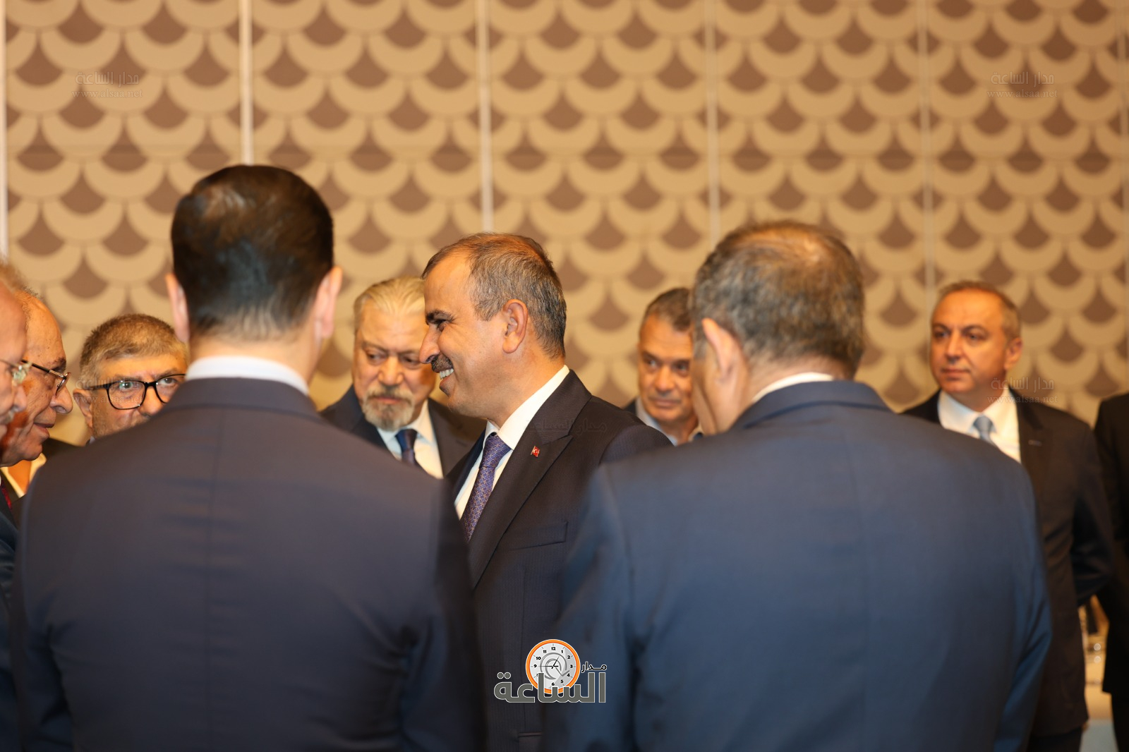 Madar Al-Saa Images 0.5387673281646141