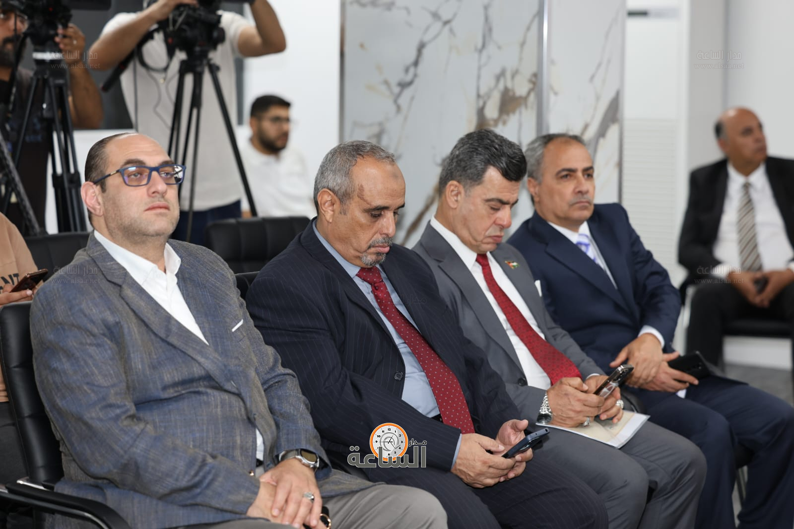 Madar Al-Saa Images 0.03134868563586368