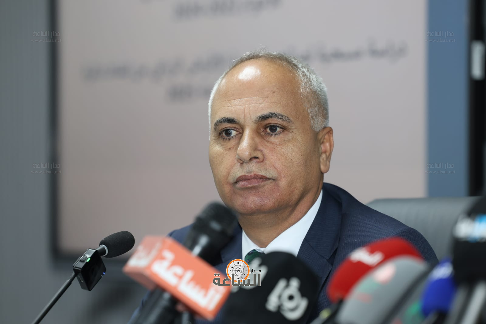 Madar Al-Saa Images 0.23873123651903005