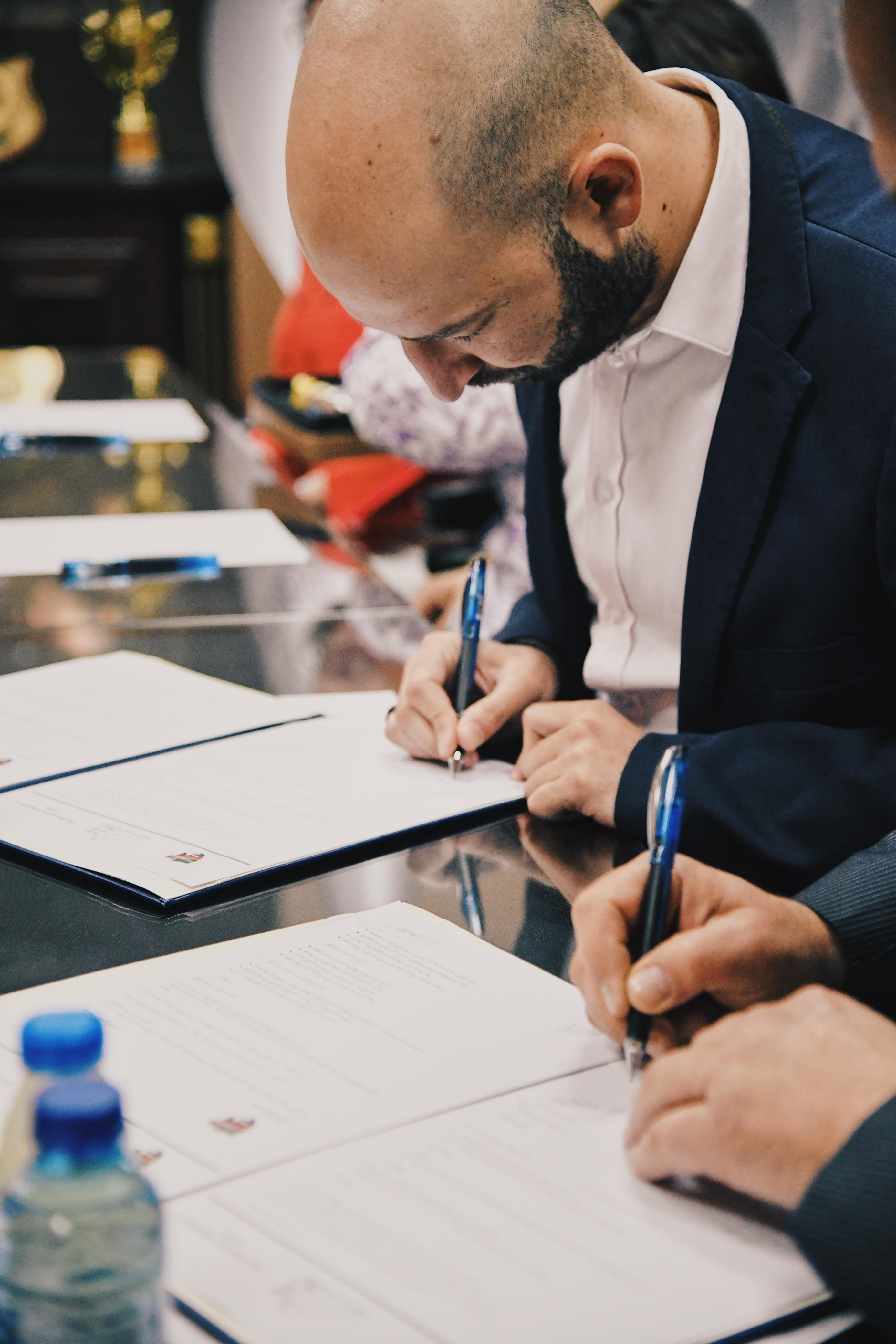 Madar Al-Saa Images 0.7828888017702998