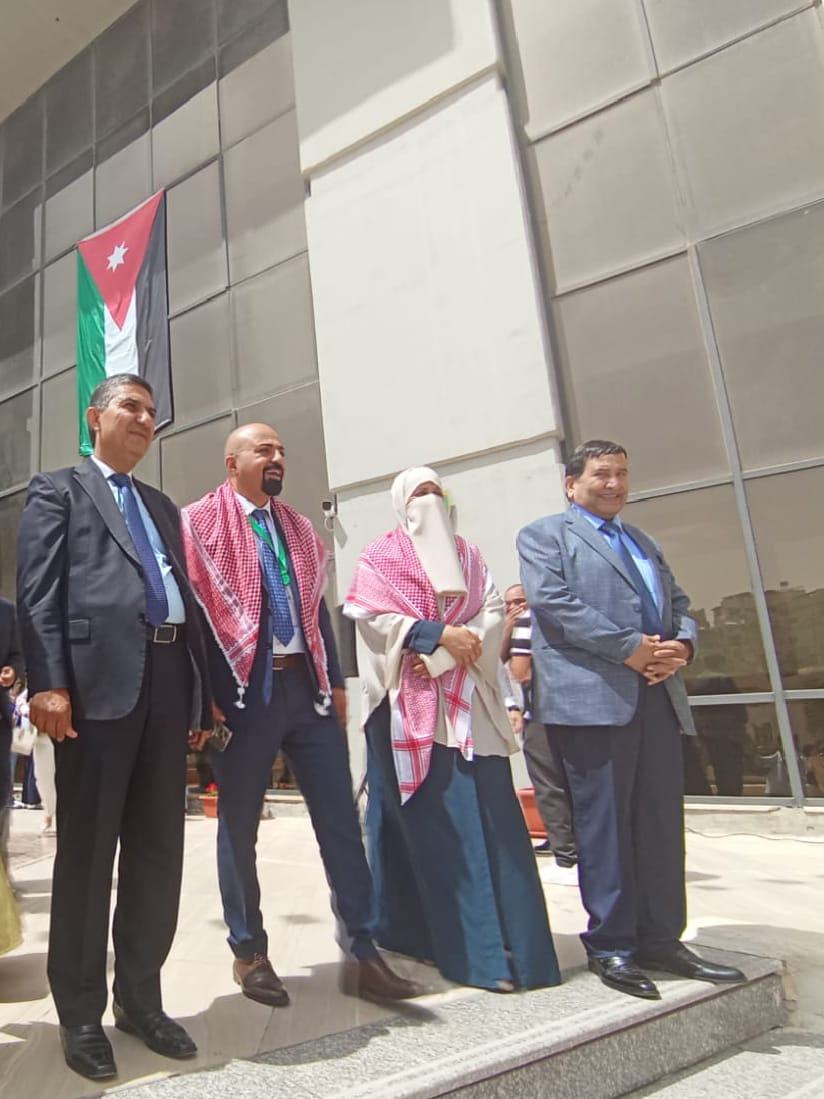 Madar Al-Saa Images 0.7146339752375206