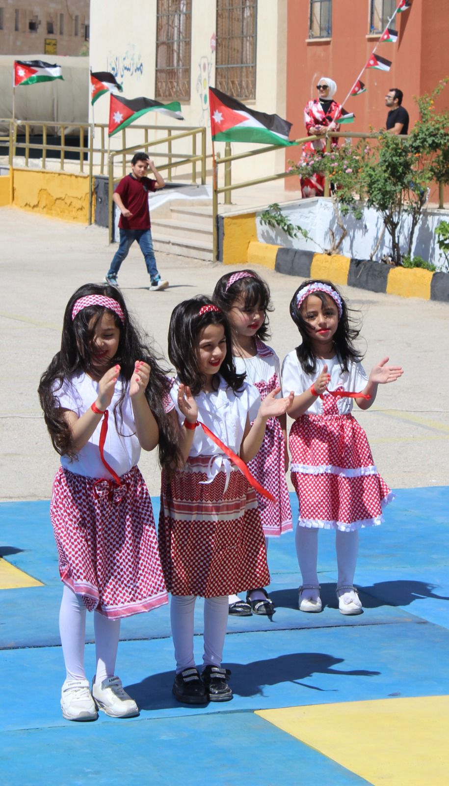 Madar Al-Saa Images 0.5584109564638148