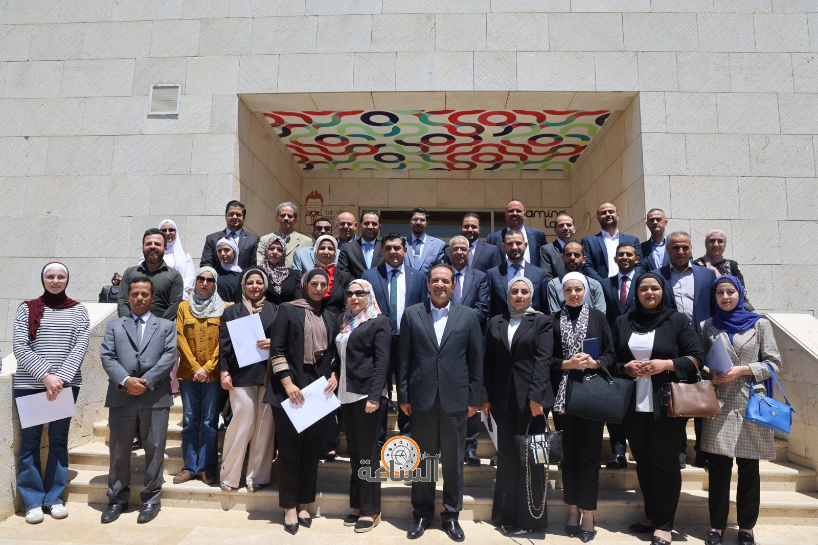 Madar Al-Saa Images 0.6533219847737701