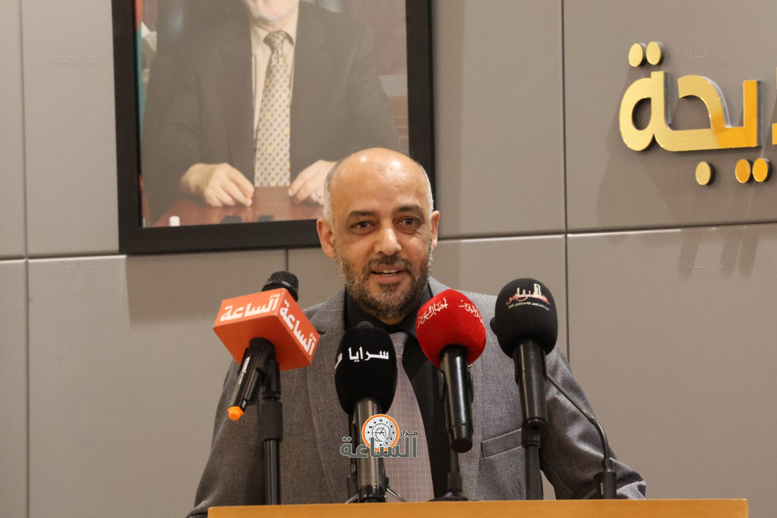 Madar Al-Saa Images 0.4942660236788937