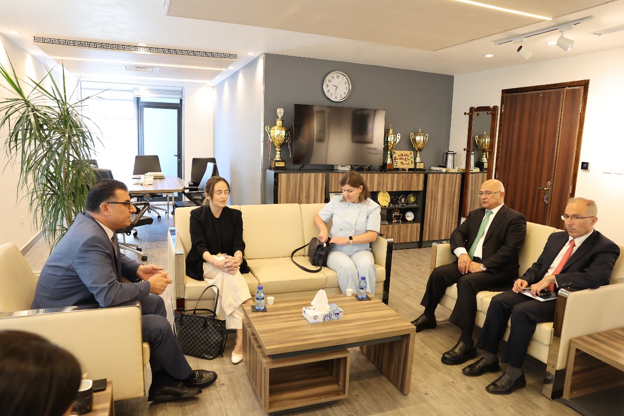 Madar Al-Saa Images 0.7665808748177393