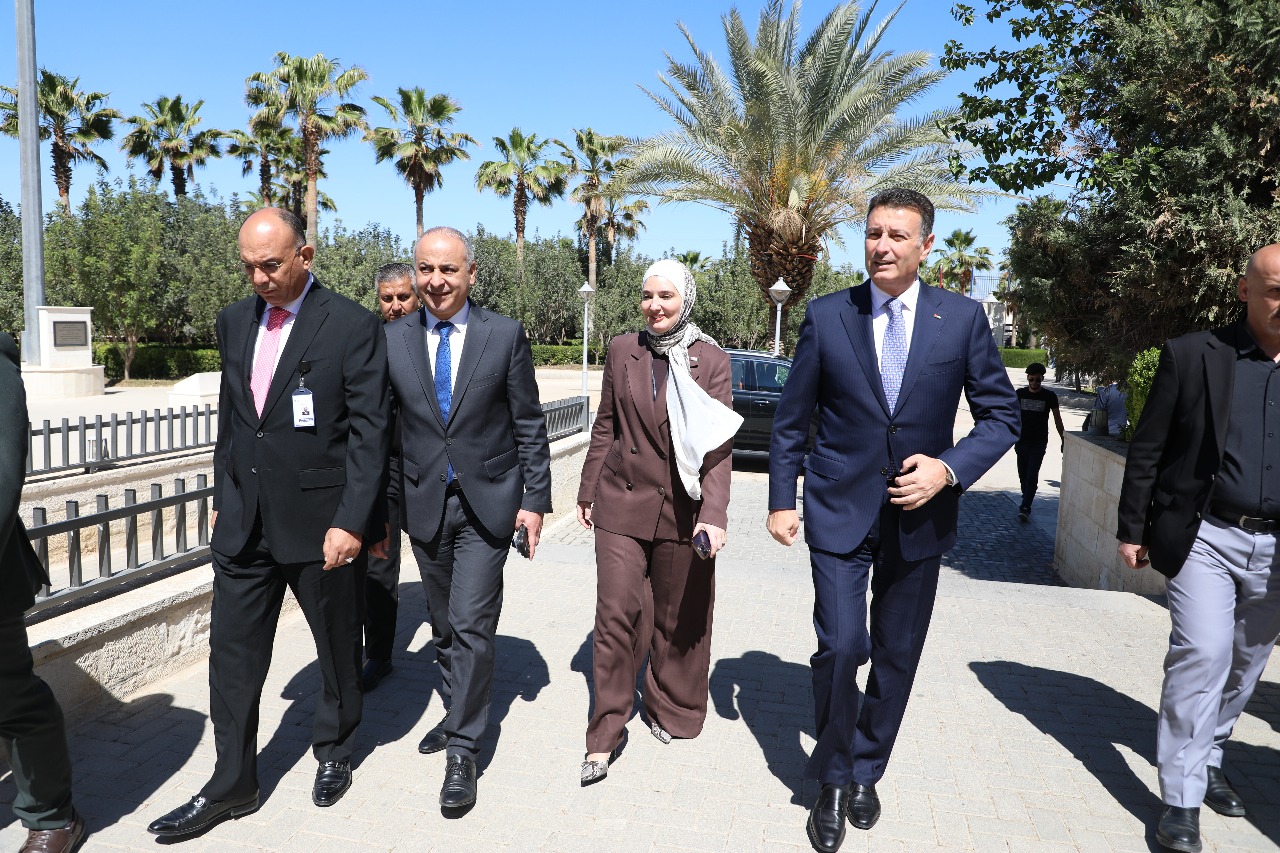 Madar Al-Saa Images 0.8602200513319606