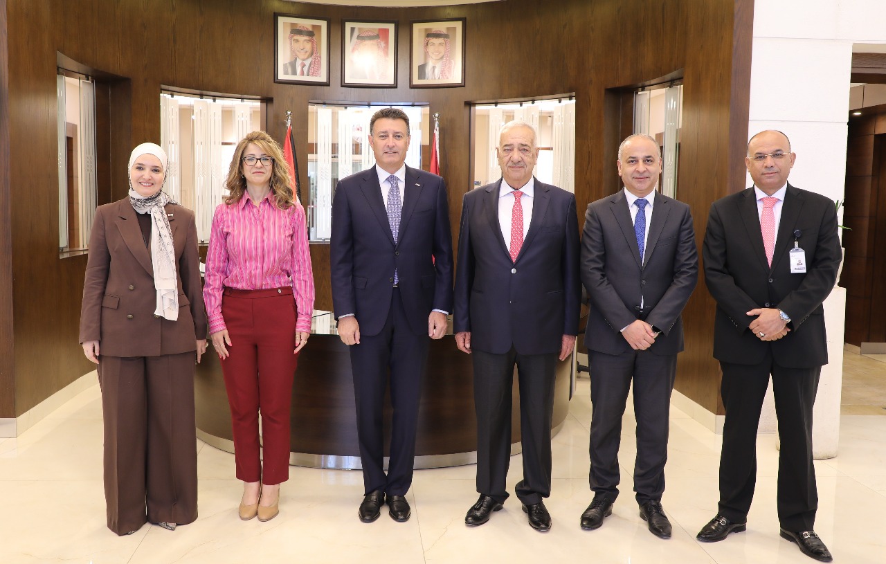 Madar Al-Saa Images 0.48699693474268724