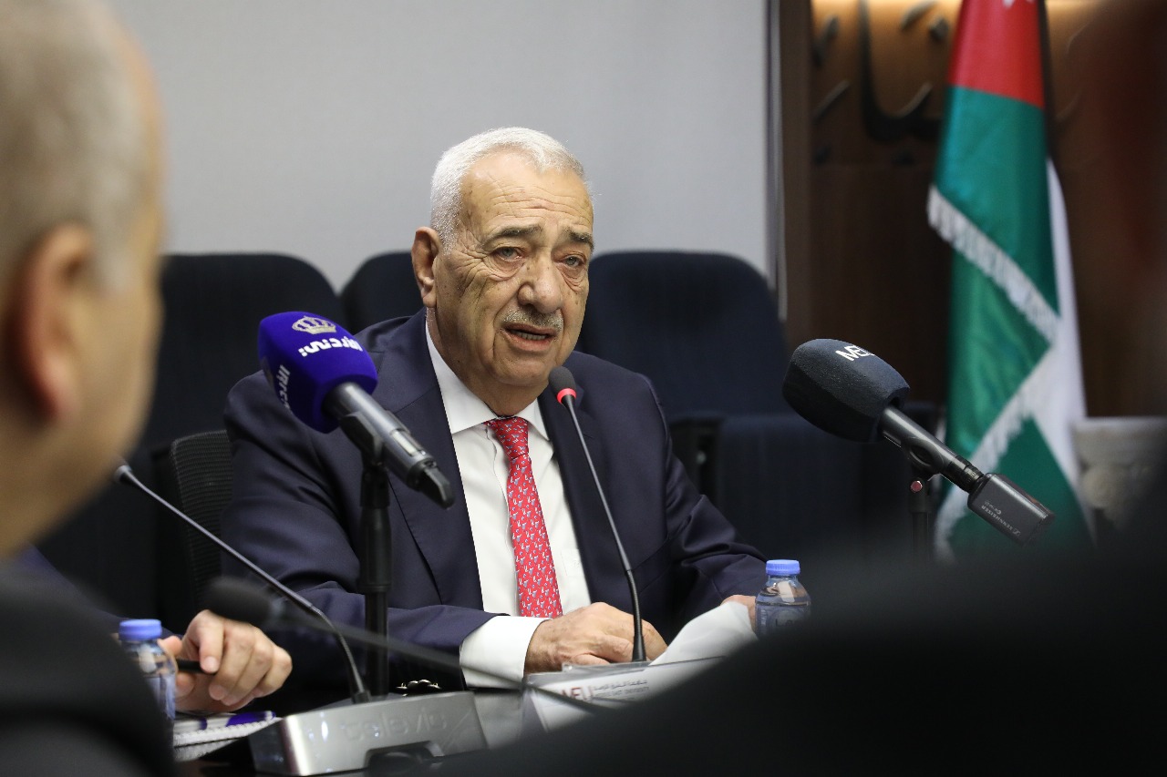 Madar Al-Saa Images 0.7204435133185378