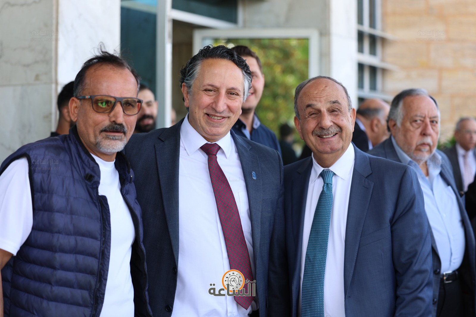 Madar Al-Saa Images 0.032868846074368685