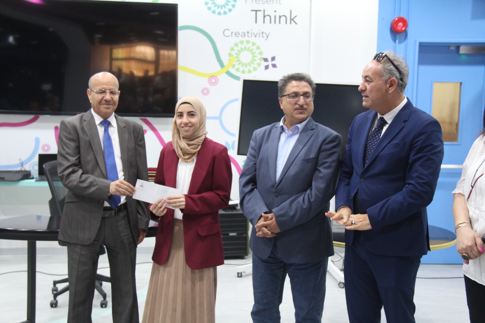 Madar Al-Saa Images 0.9416858631480206