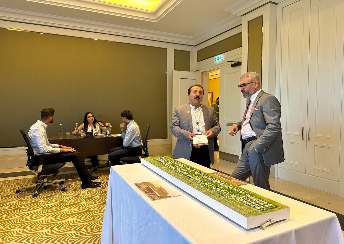 Madar Al-Saa Images 0.5556136478079308