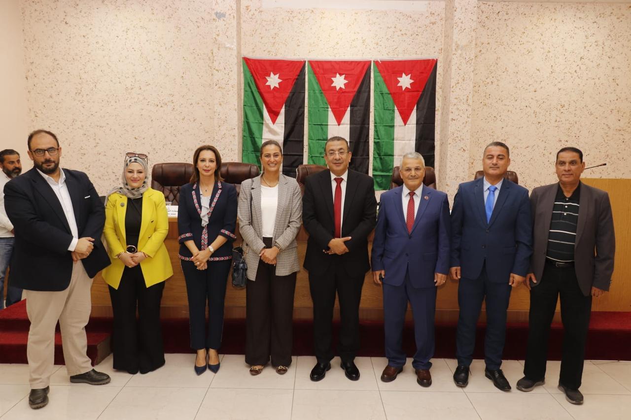 Madar Al-Saa Images 0.13069603527180096