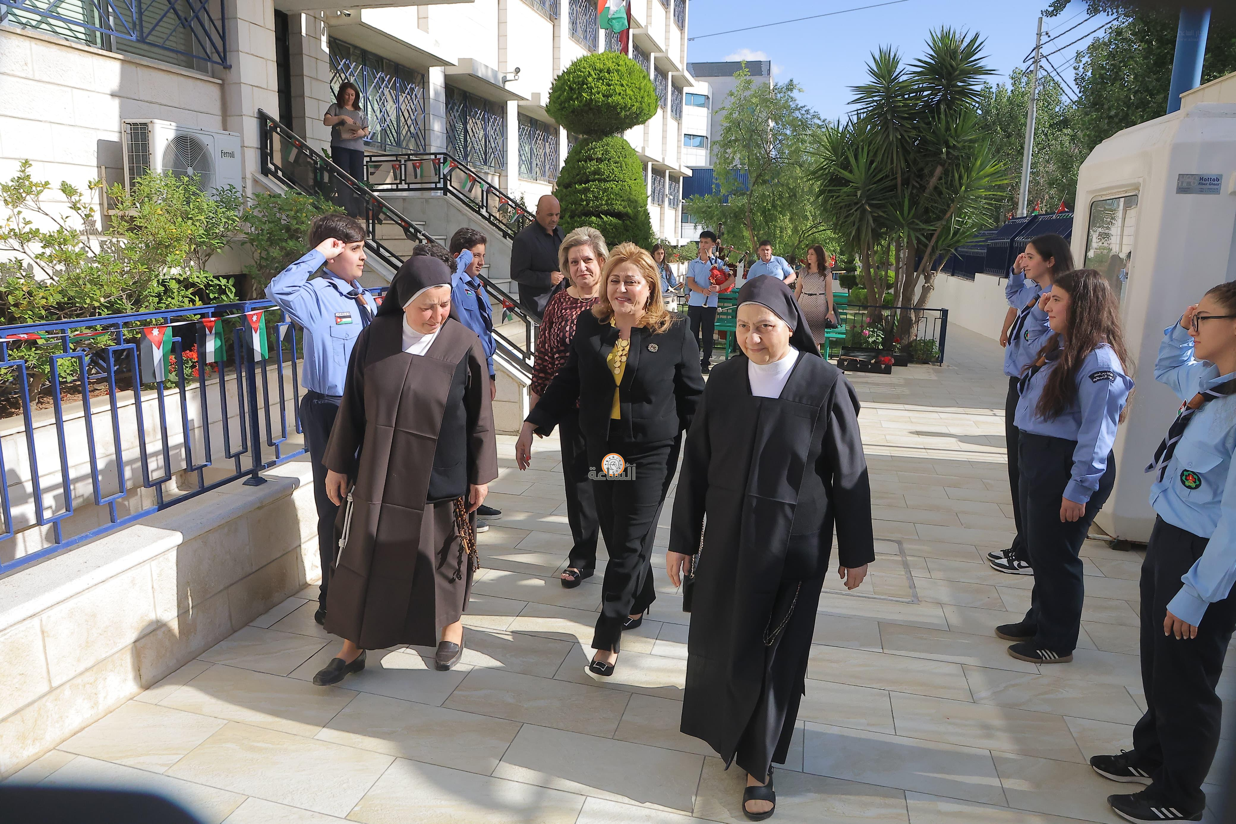 Madar Al-Saa Images 0.9046255178129234