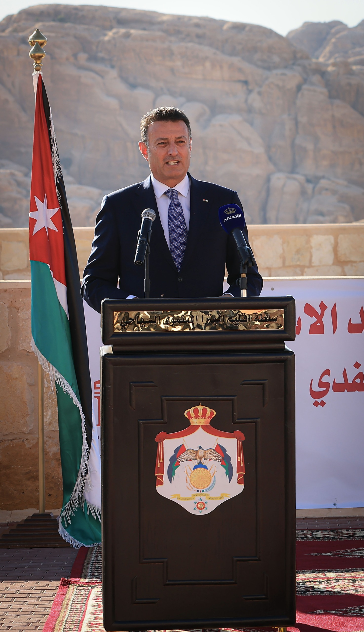 Madar Al-Saa Images 0.16917241162575614