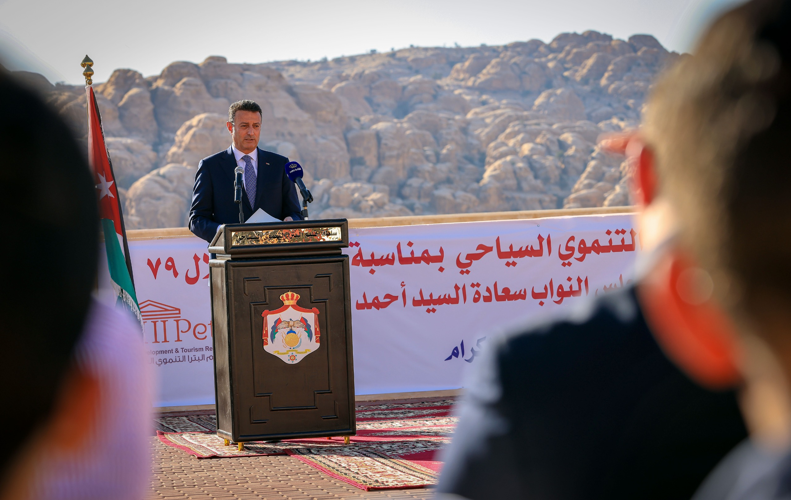 Madar Al-Saa Images 0.10694212505854594