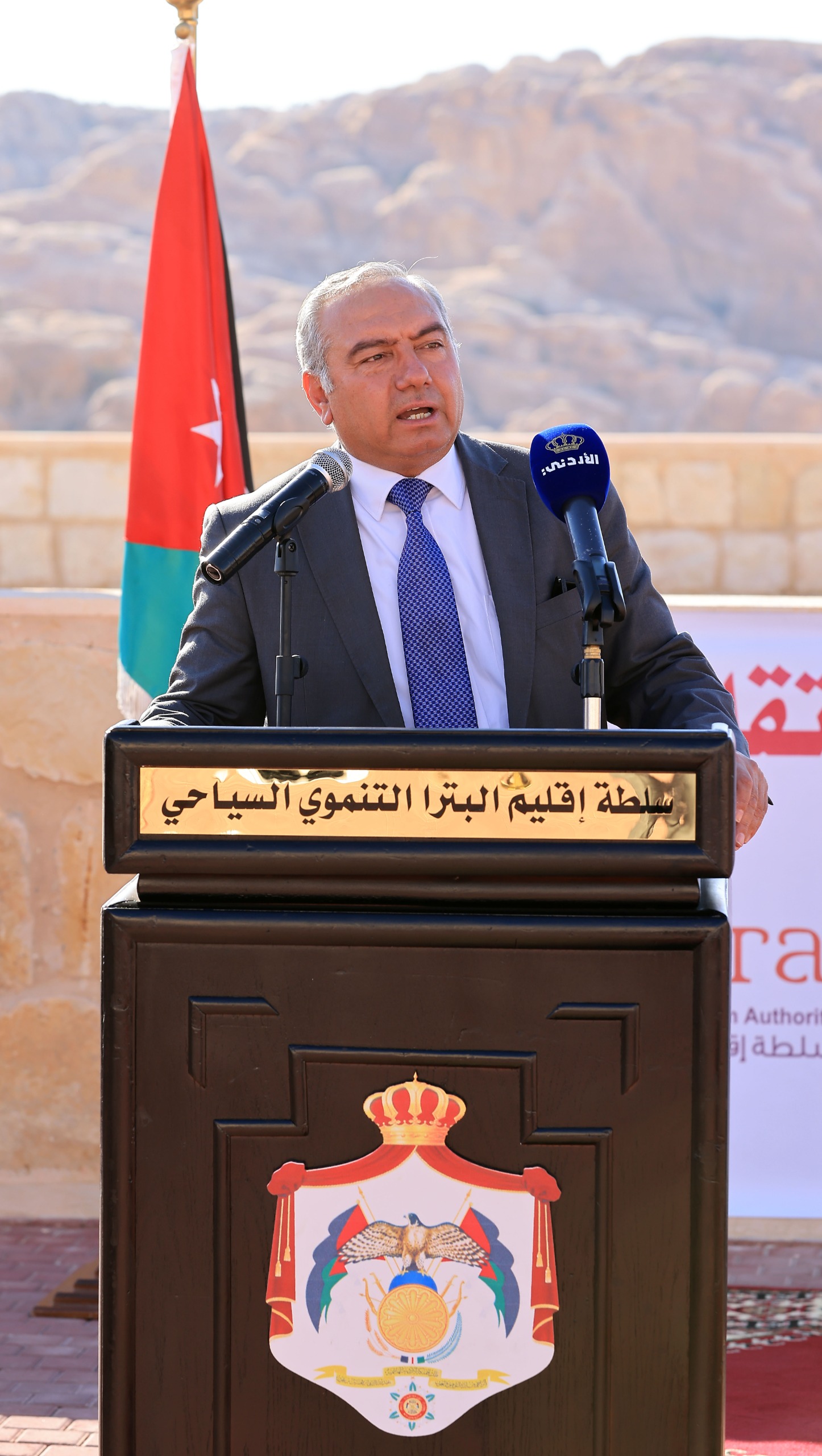 Madar Al-Saa Images 0.423689050761081