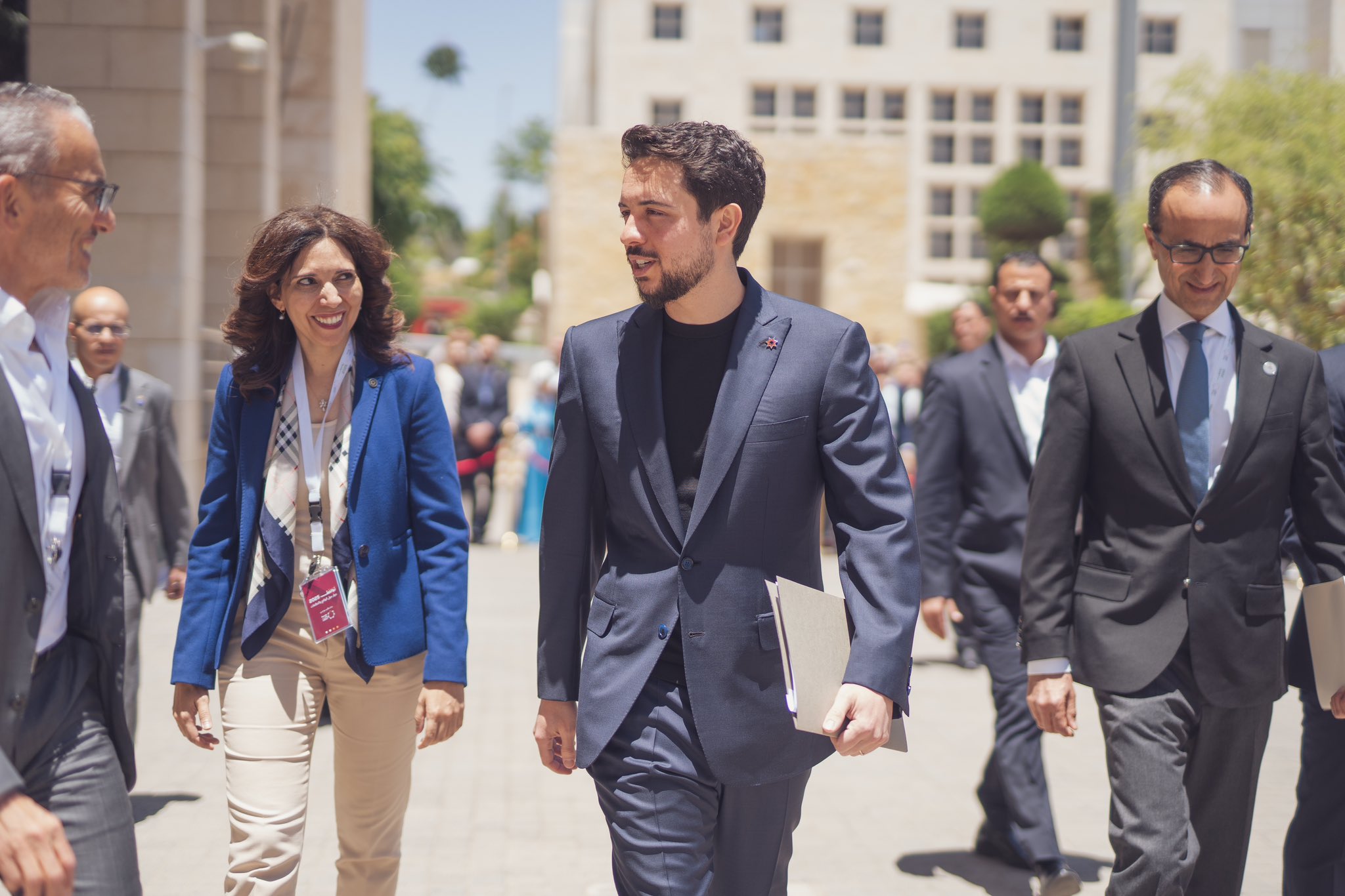 Madar Al-Saa Images 0.7019967265036673