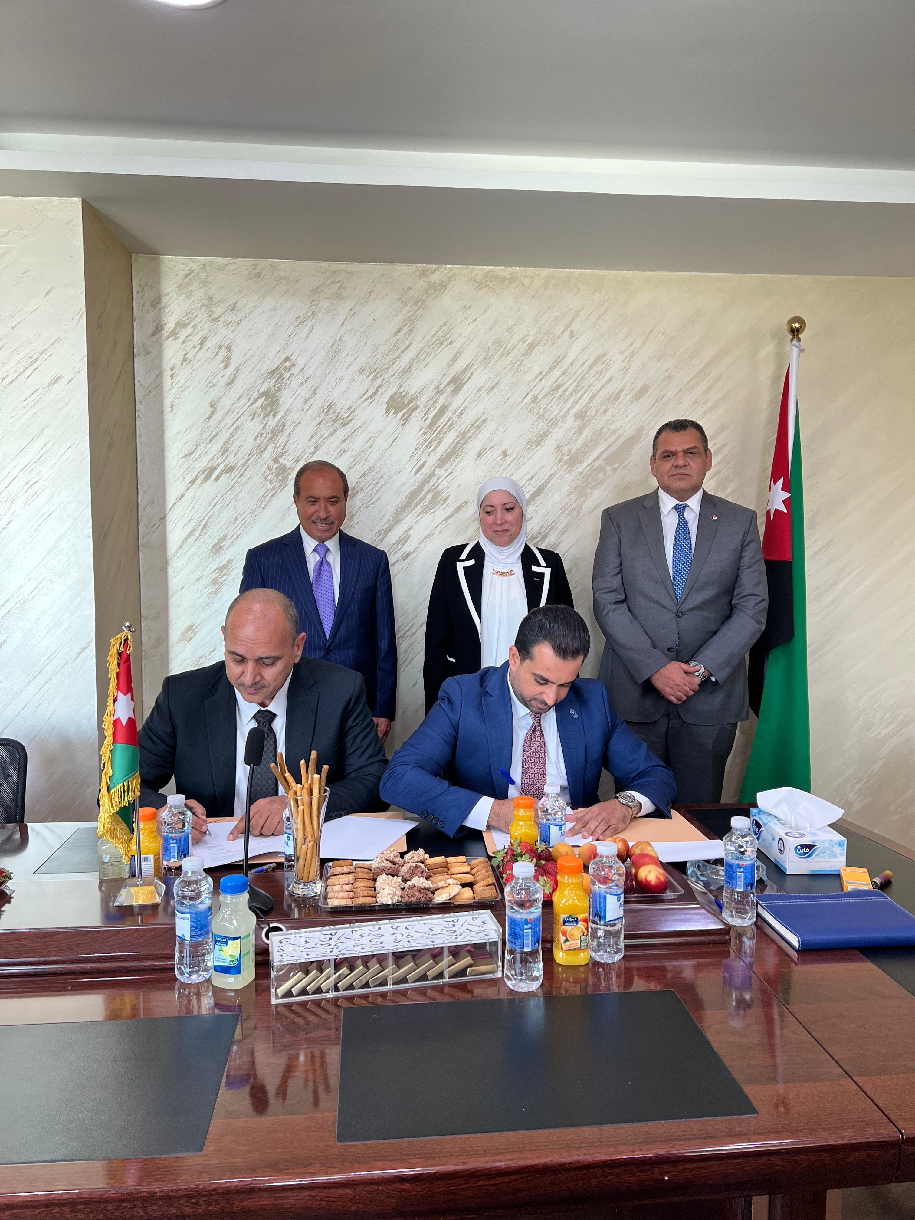 Madar Al-Saa Images 0.8717614213625969