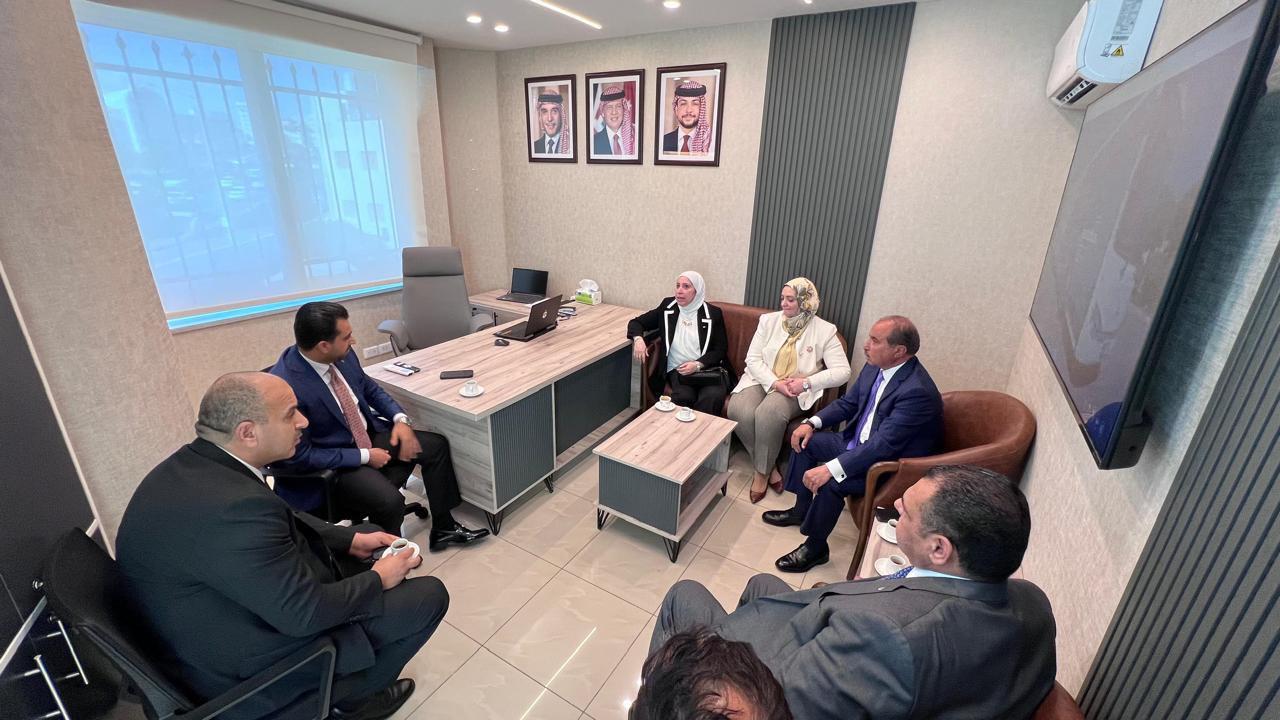 Madar Al-Saa Images 0.44897850013330587