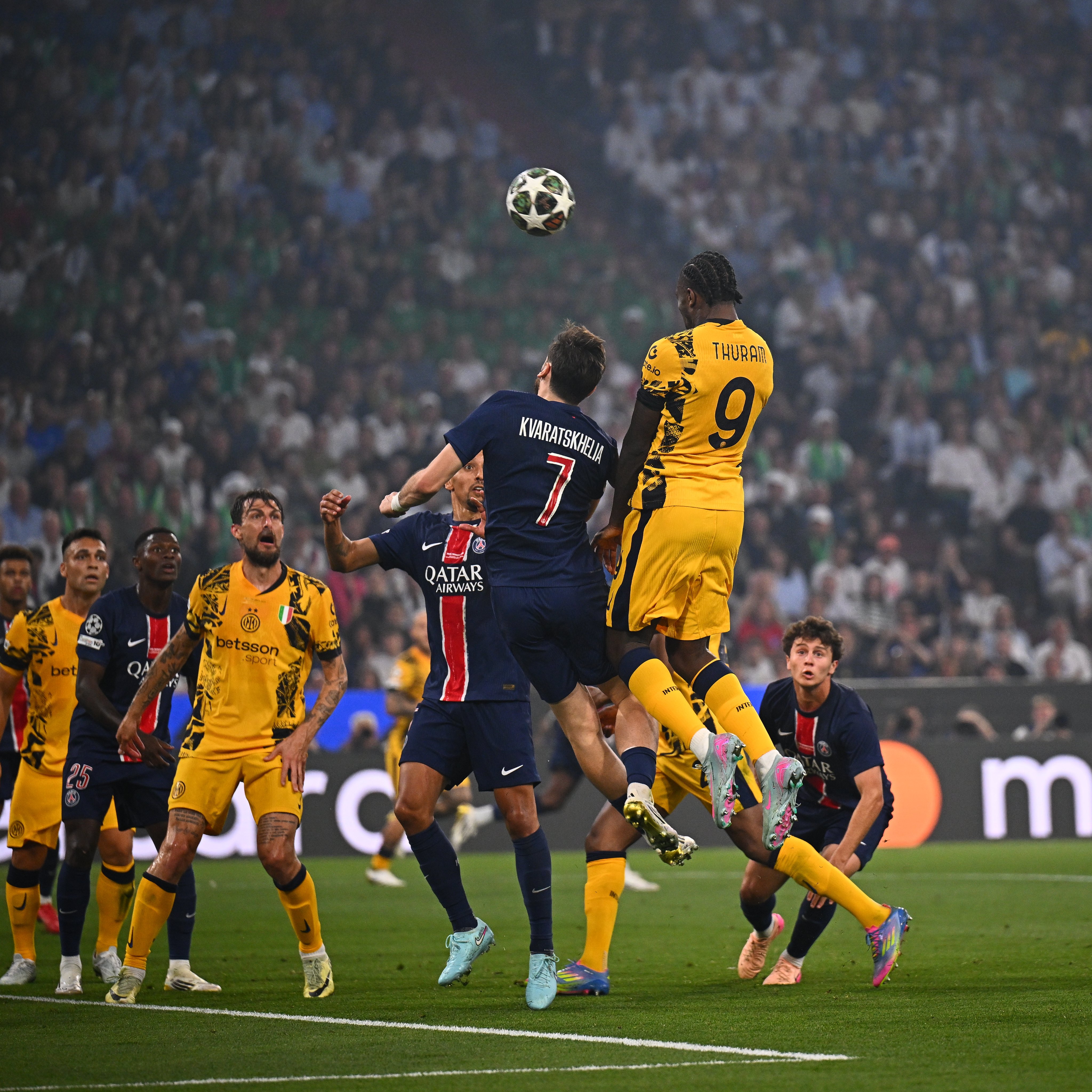 Madar Al-Saa Images 0.9128740030088973