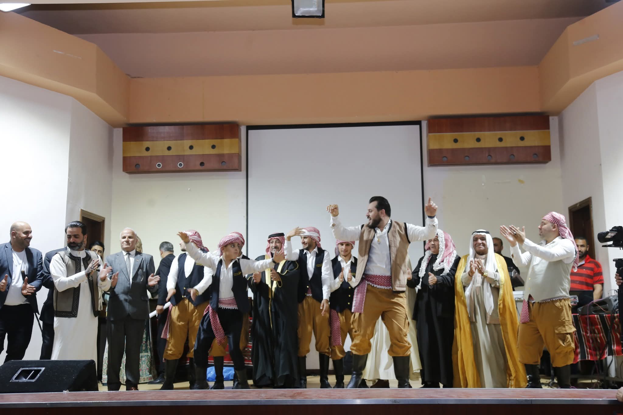 Madar Al-Saa Images 0.6162854265954788