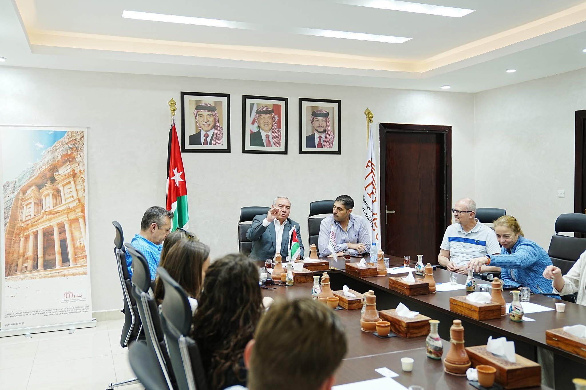 Madar Al-Saa Images 0.3913066988942825