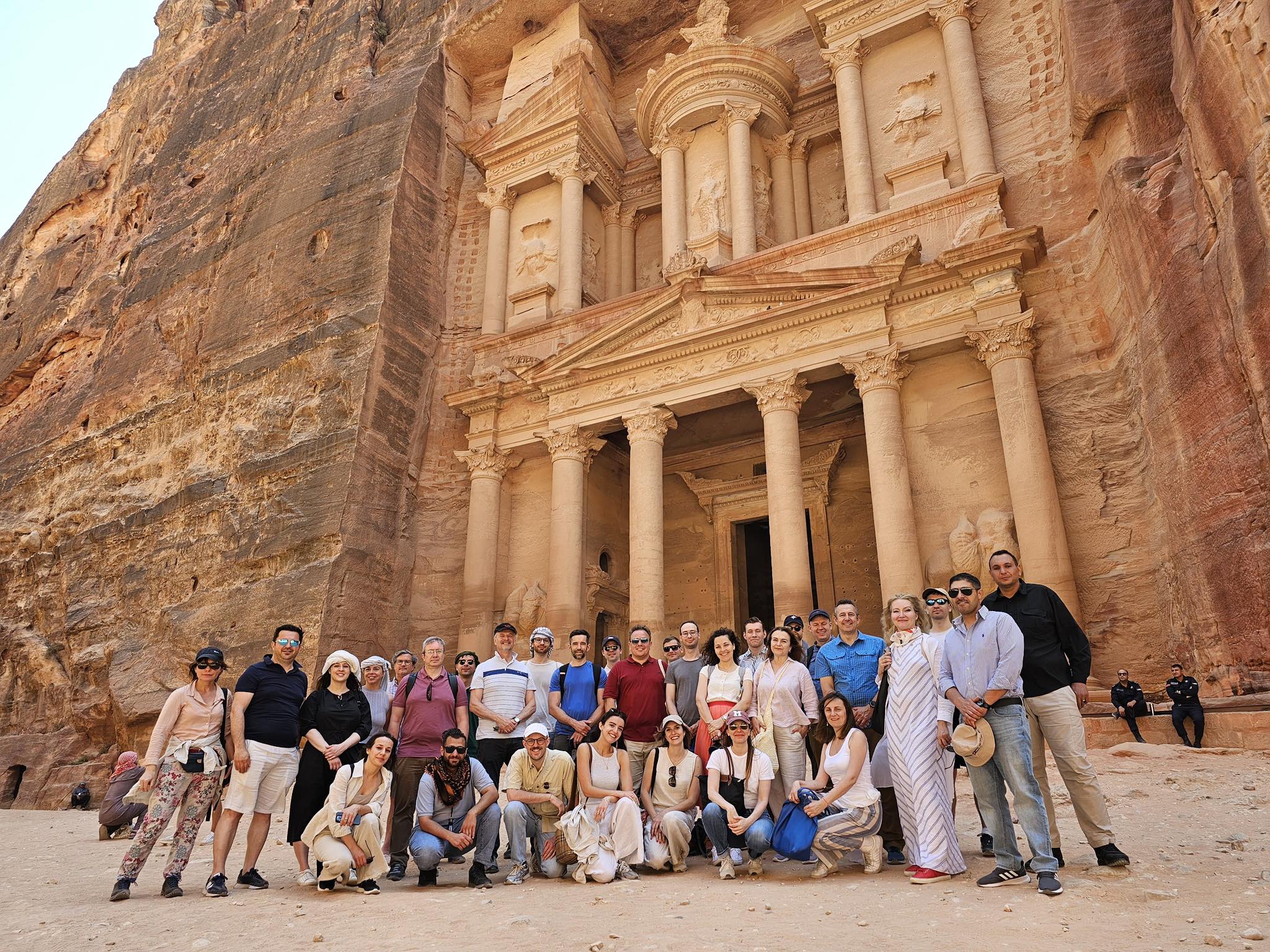 Madar Al-Saa Images 0.7093204850638518