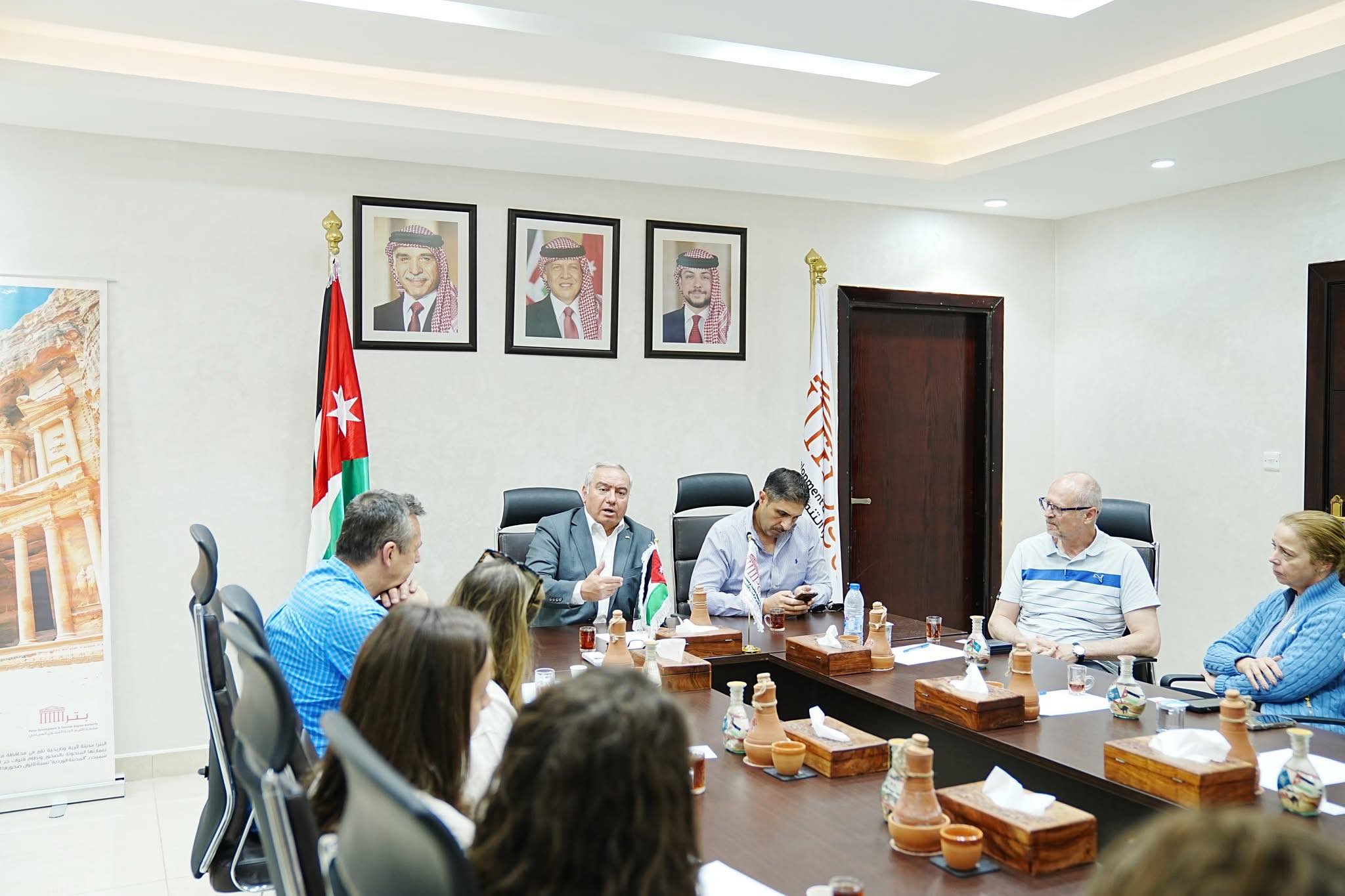 Madar Al-Saa Images 0.7361657360502578