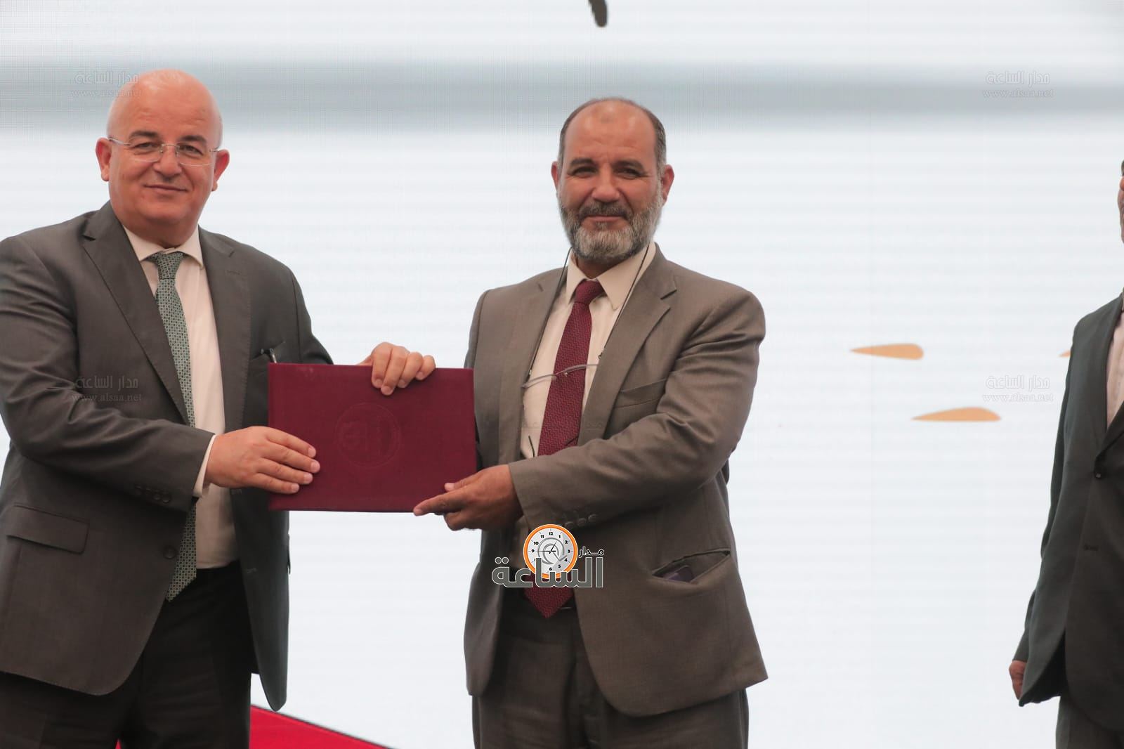 Madar Al-Saa Images 0.45689309533806166