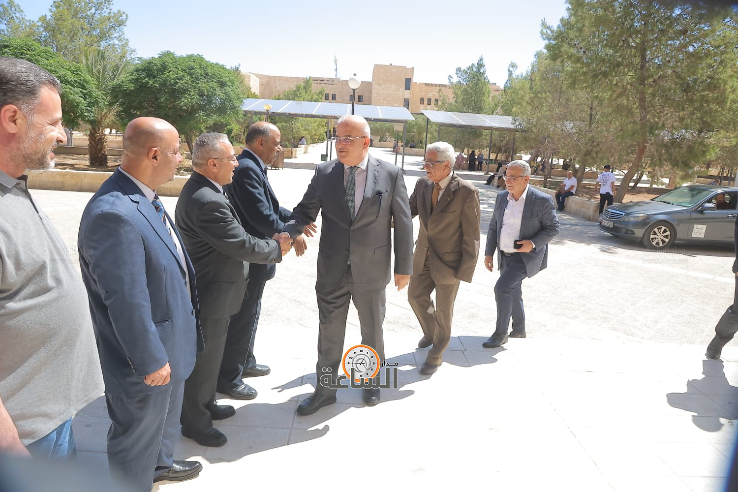 Madar Al-Saa Images 0.451788020050804